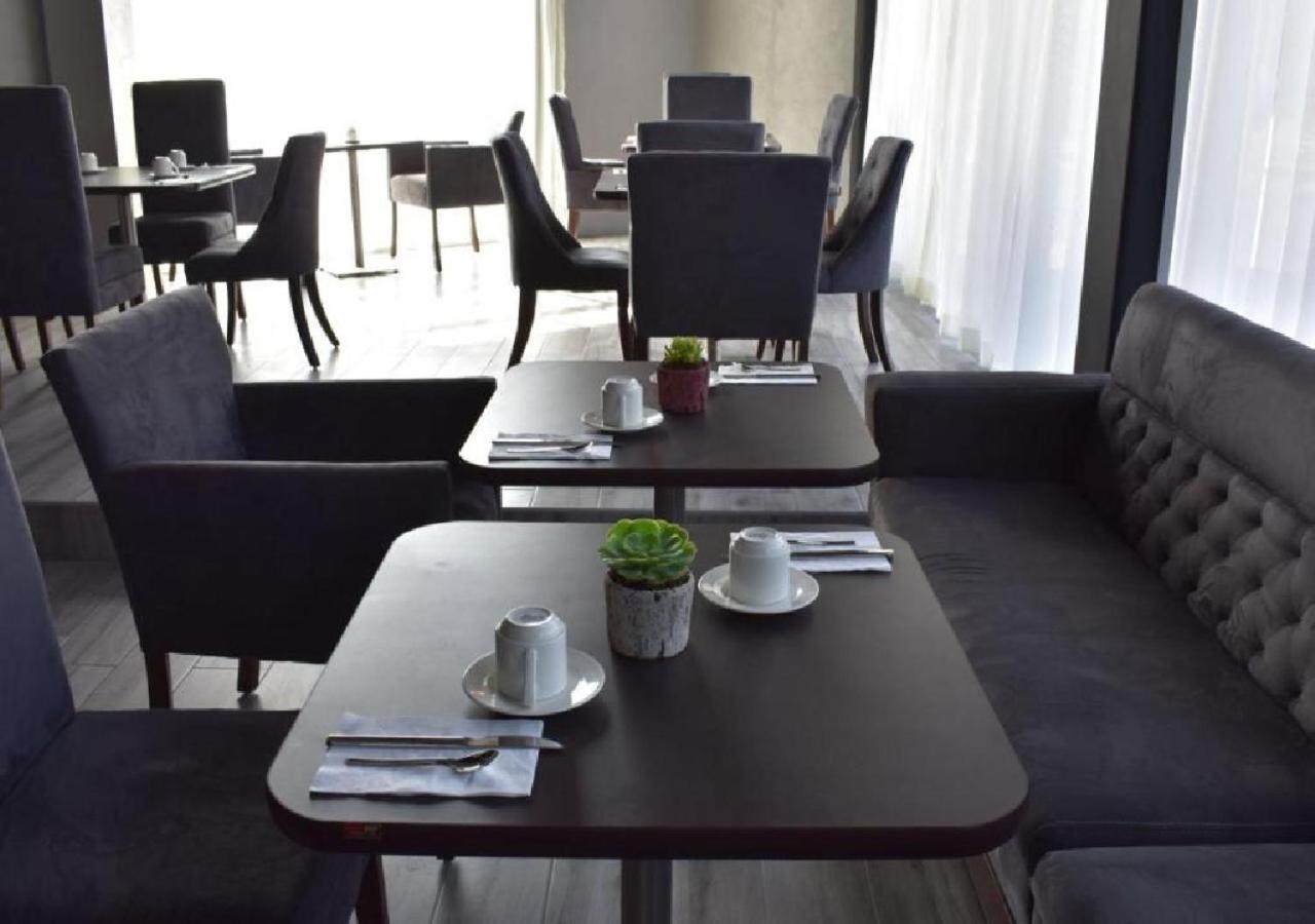 Esduma Hk Hotel Pachuca Eksteriør billede