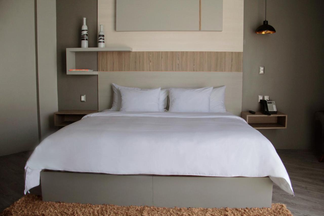 Esduma Hk Hotel Pachuca Eksteriør billede